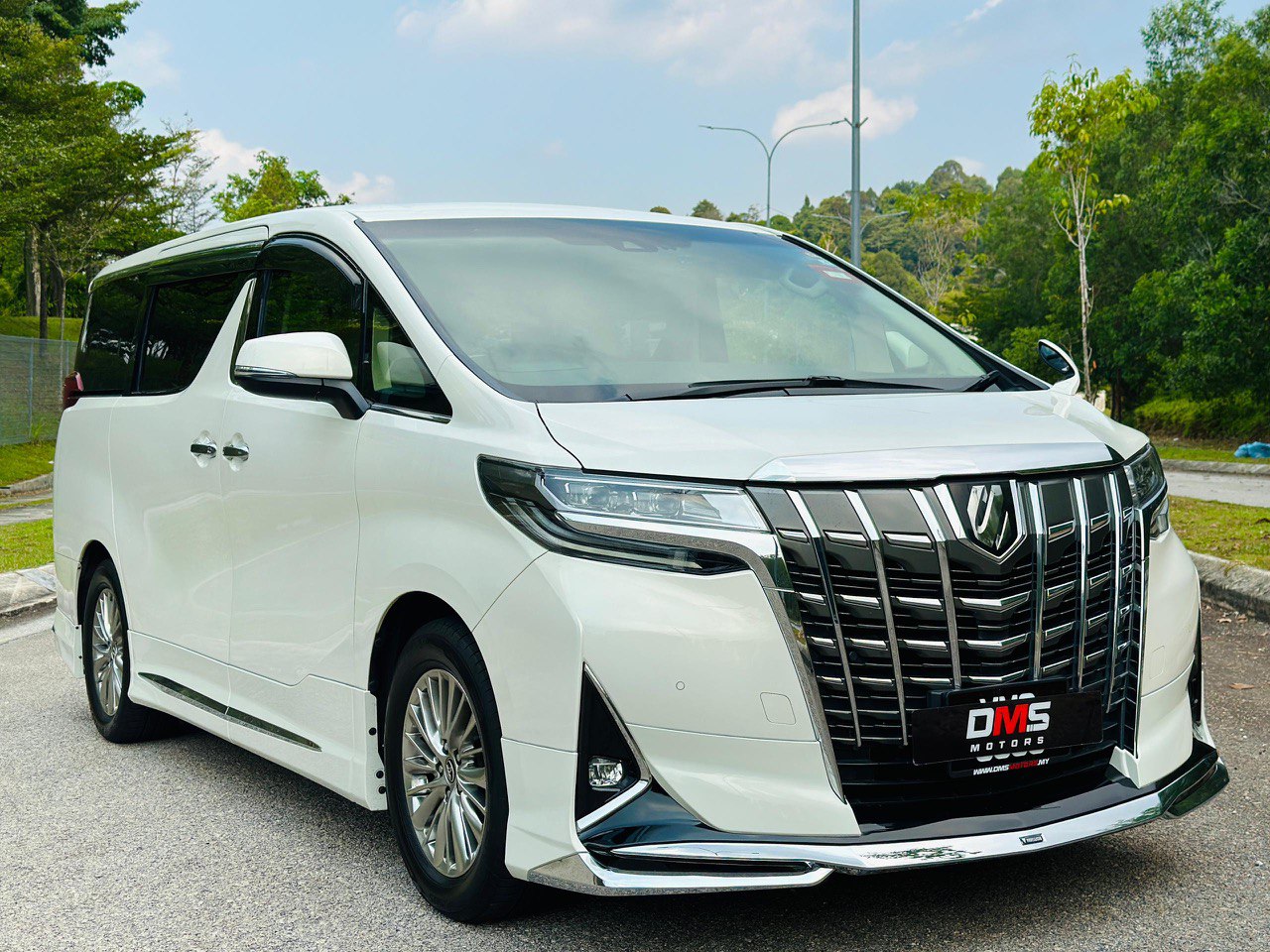 Toyota Alphard X Spec