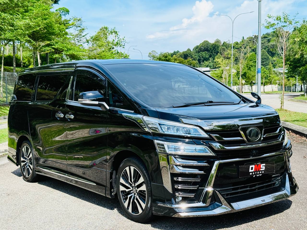 Toyota Vellfire 2.5 ZG Modelista Kit Sunroof